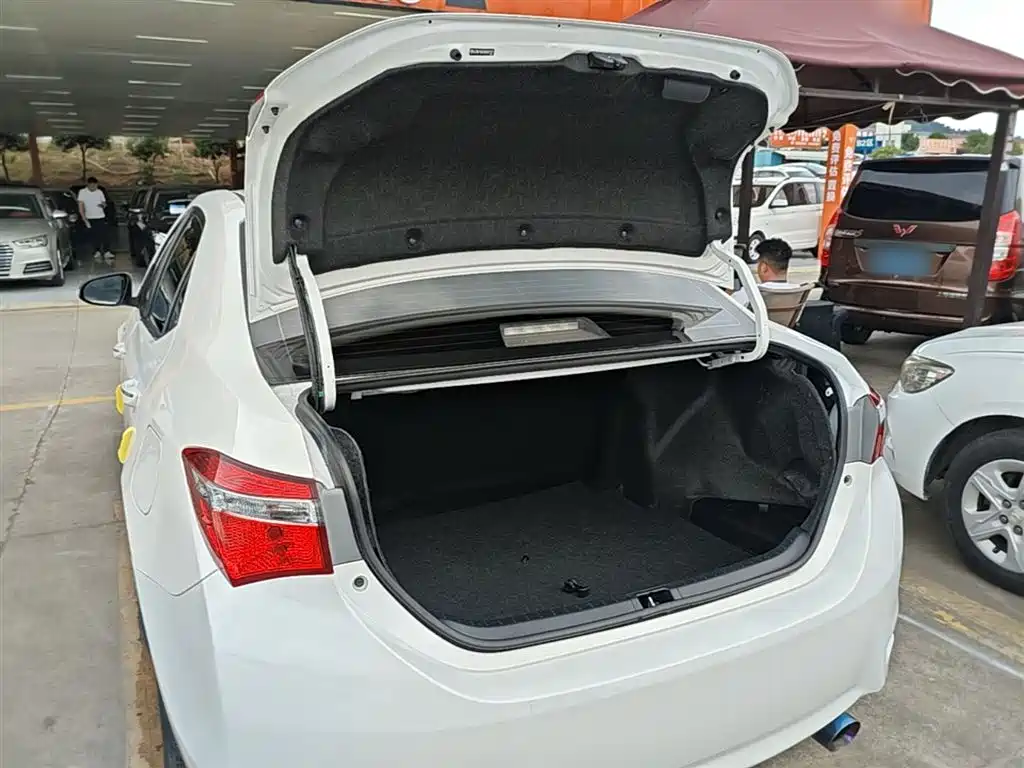 Toyota Corolla 2017 Facelift 1.2T S-CVT GL-i фото 19