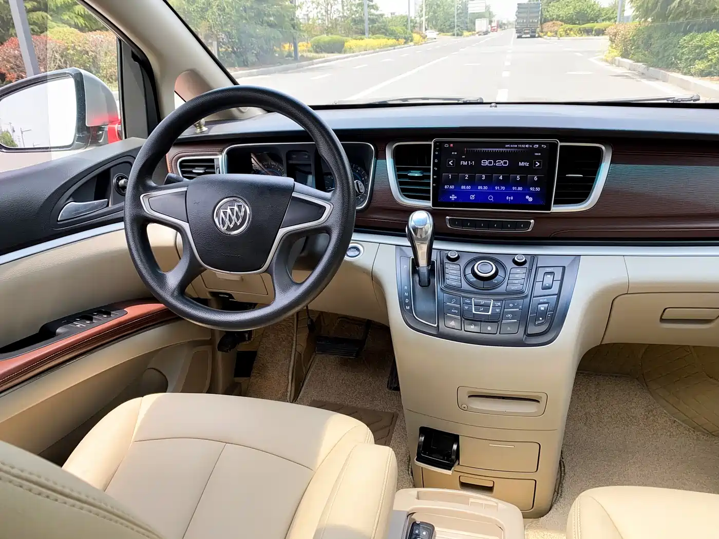 Buick GL8 2015 2.4L Luxury Business Exclusive Edition фото 17