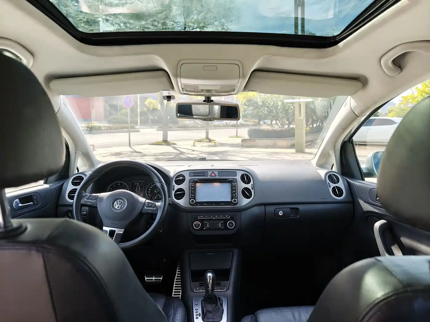 Volkswagen Golf (Import) 2011 1.4TSI Cross Golf фото 11