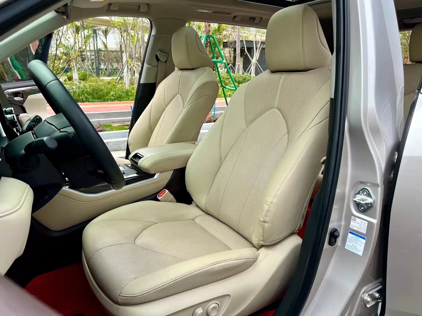Toyota Highlander 2022 Dual Engine 2.5L 4WD Supreme Edition 7-Seater фото 11