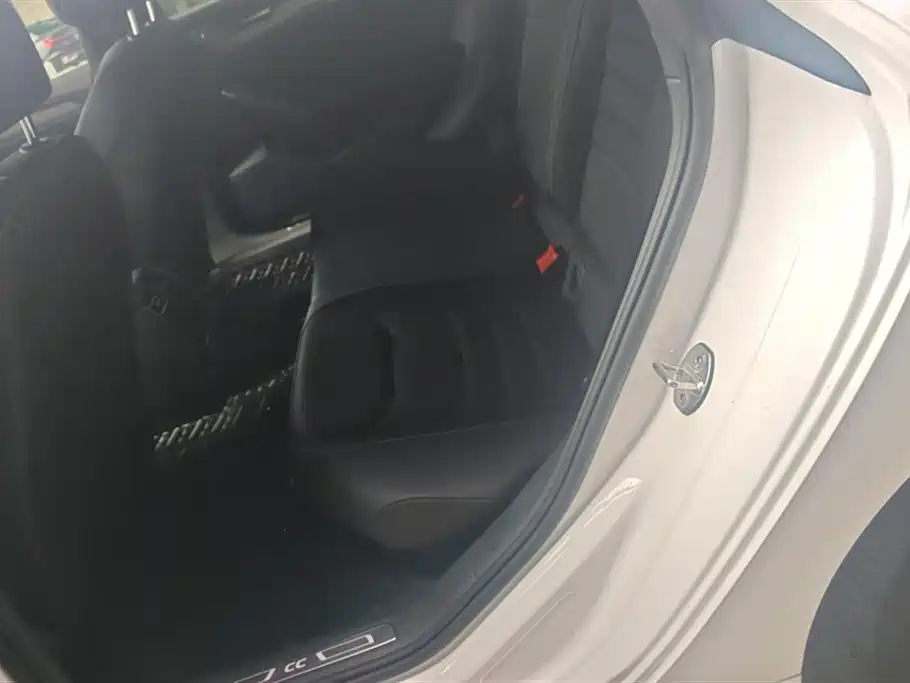 Volkswagen FAW-Volkswagen CC 2019 330TSI Charm Edition China VI фото 11