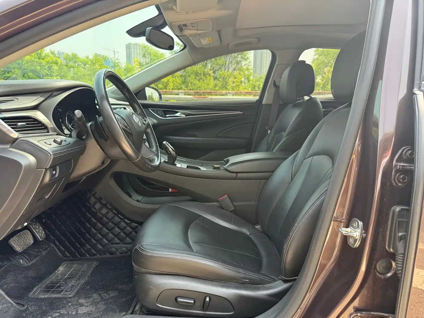 Buick LaCrosse 2016 Facelift 28T Elite фото 4