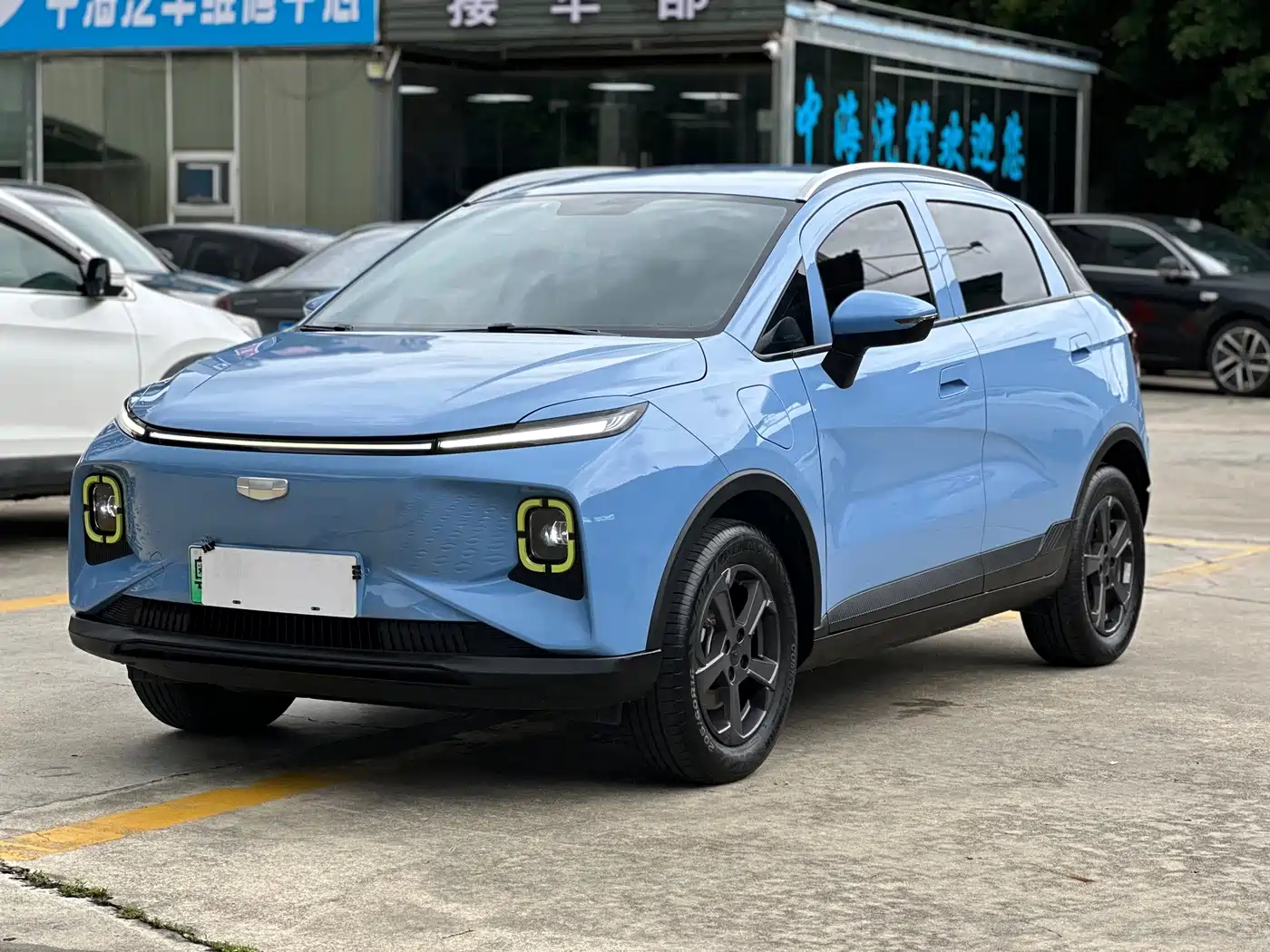 Фото 1 - Geely Geometry E Firefly