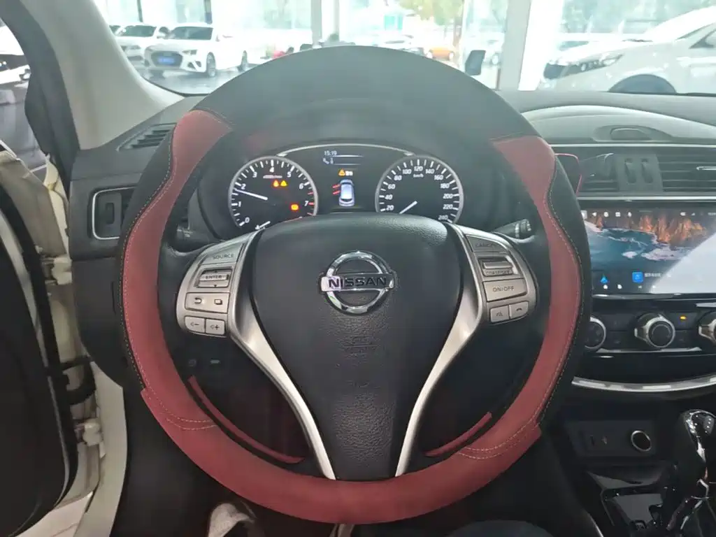 Photo 11 - Nissan Tiida