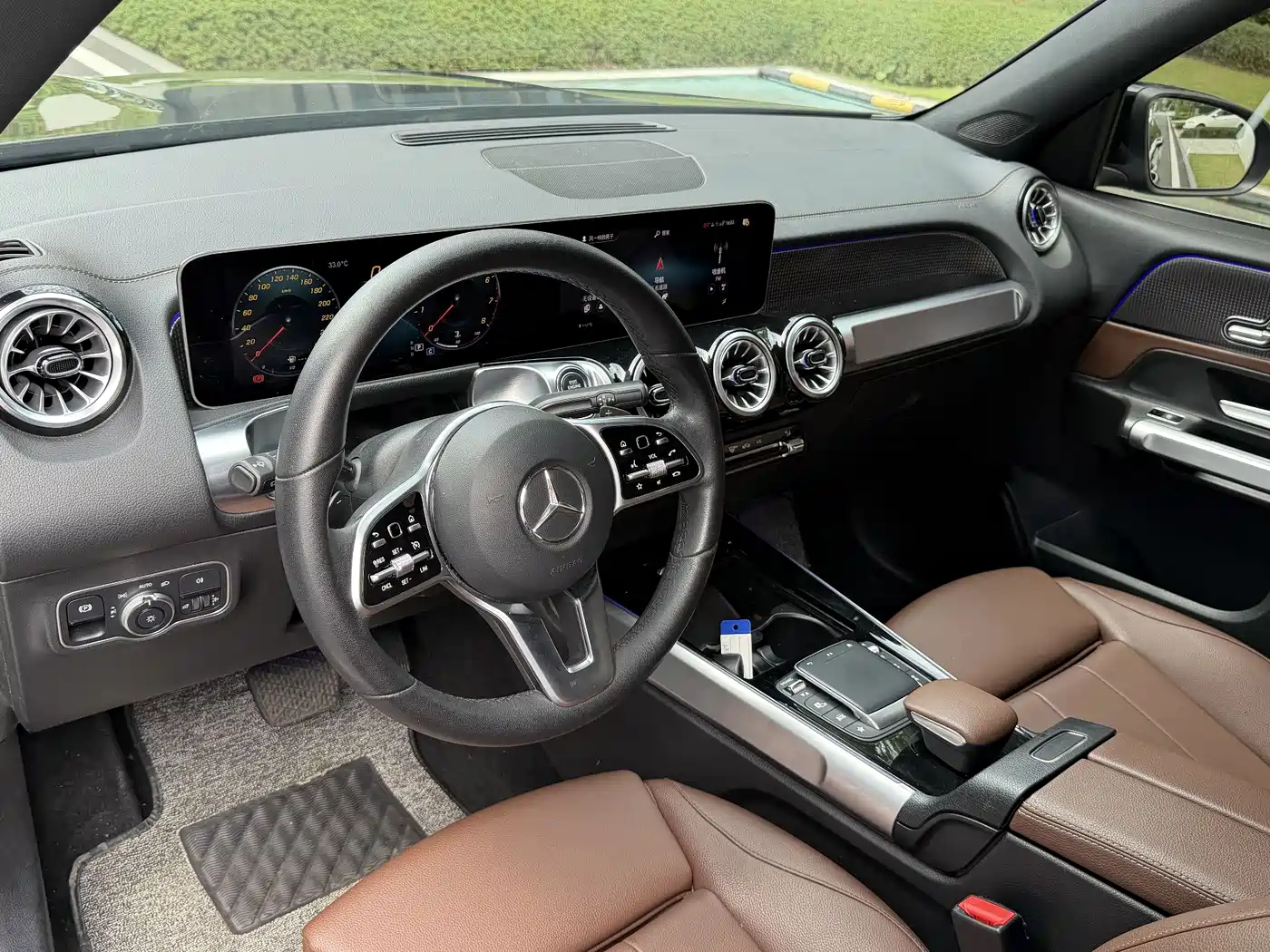 MERCEDES-BENZ GLB
