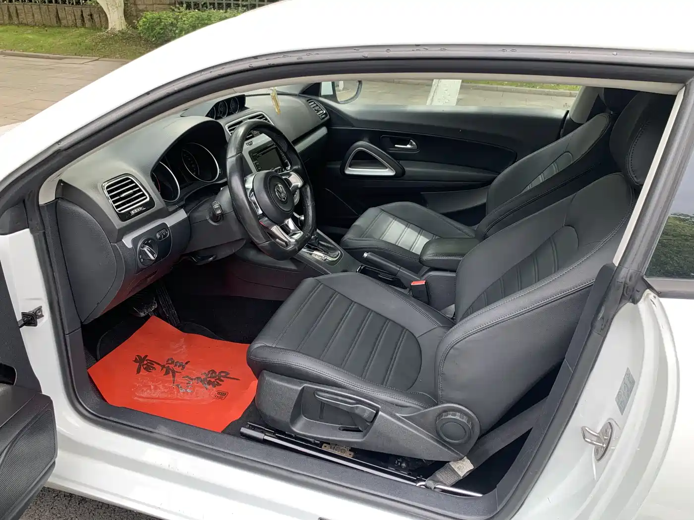 Volkswagen Scirocco 2015 1.4TSI Trend Edition фото 5