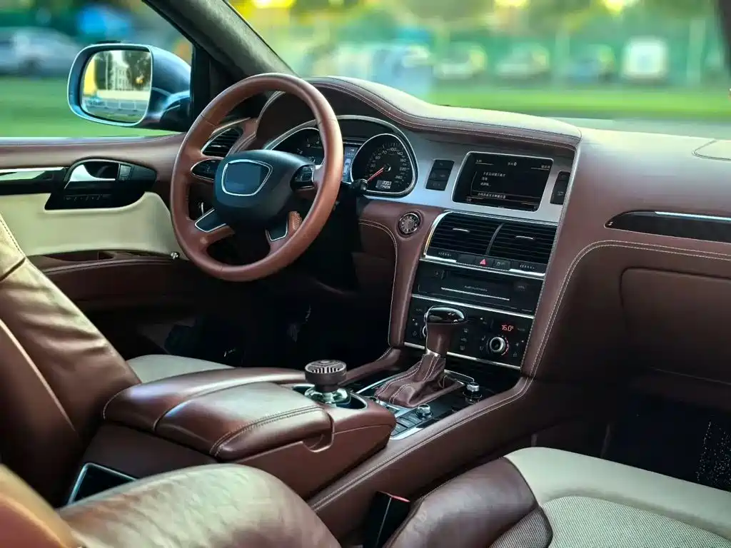Фото 9 - Audi Q7