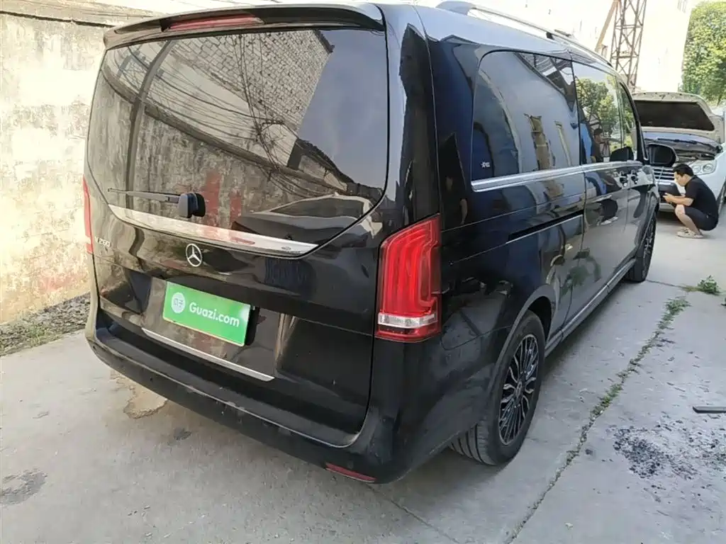 Mercedes-Benz V-Class 2018 V 260 L Premium Long Wheelbase Edition China VI фото 7