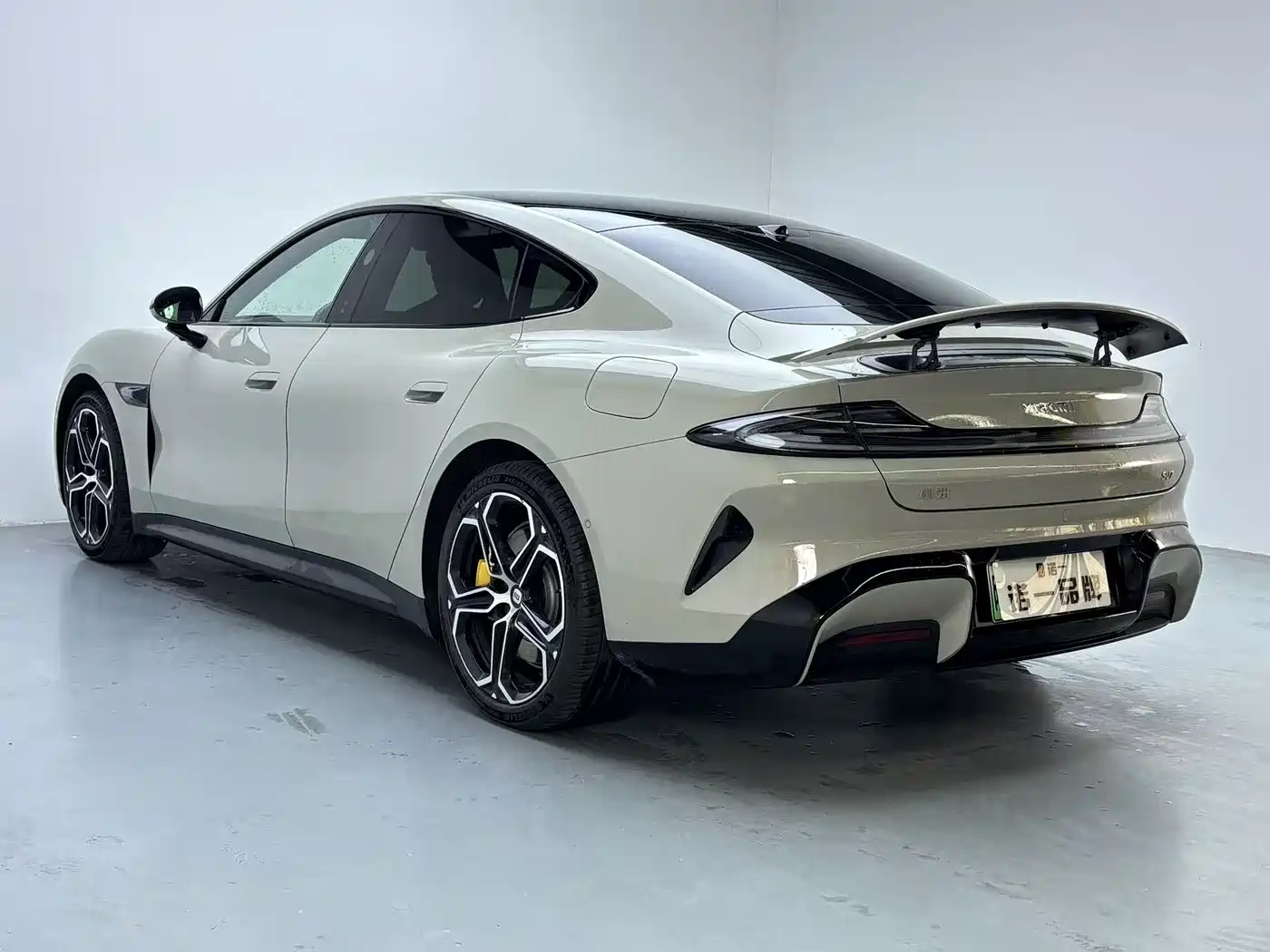 XIAOMI CAR XIAOMI SU7