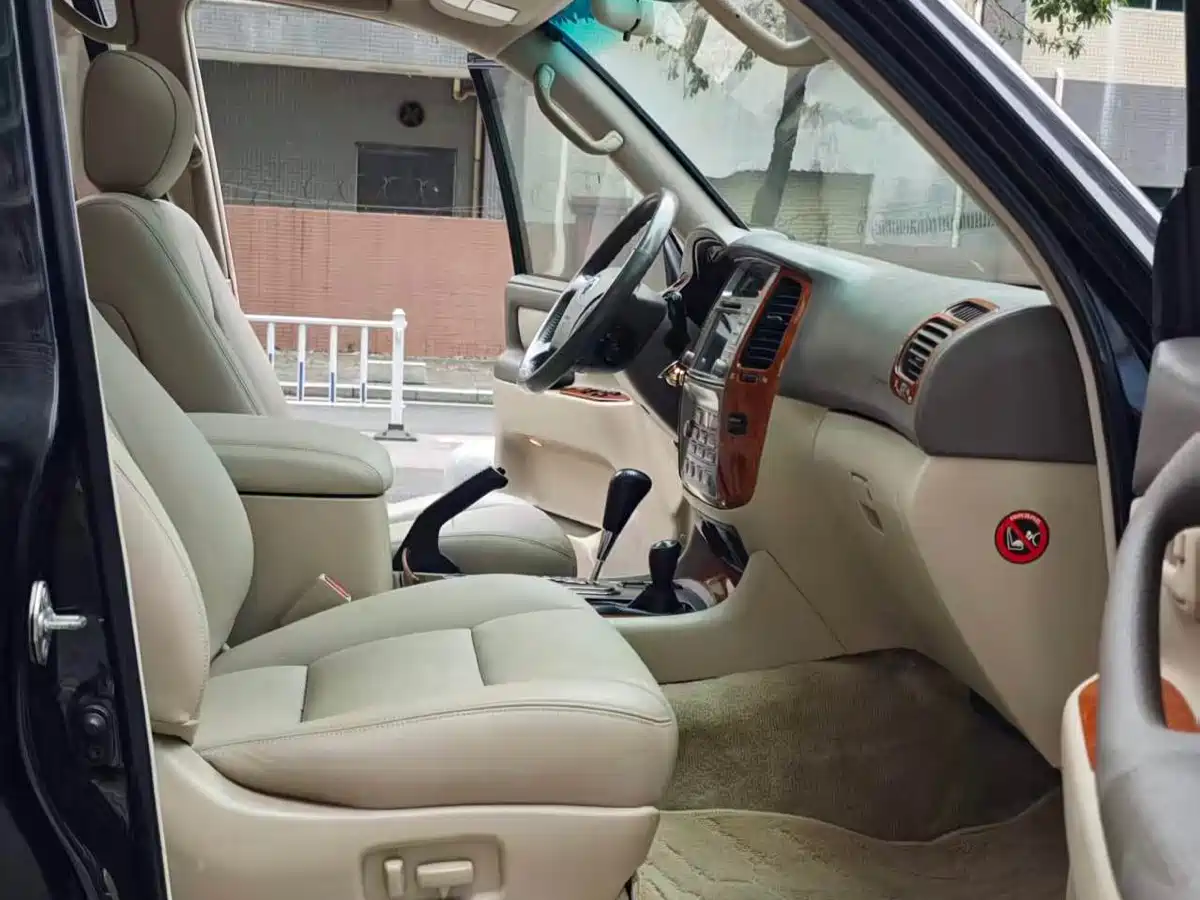 Toyota Land Cruiser фото 9