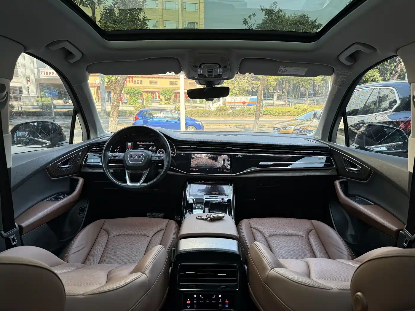 AUDI Q7