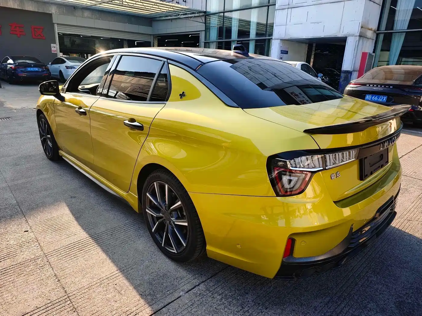 Lynk & Co 03 2022 03+ 2.0TD Auto Performance Package фото 16