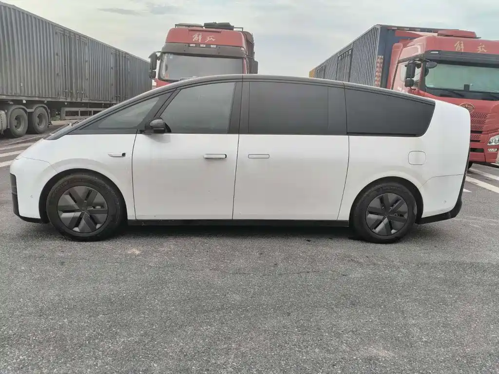 Li Auto MEGA 2026 2025 Model Home Family Special Edition