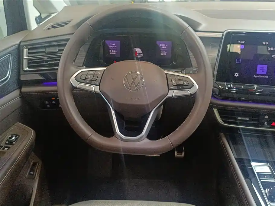 Volkswagen Viloran 2024 380TSI Executive Edition фото 15