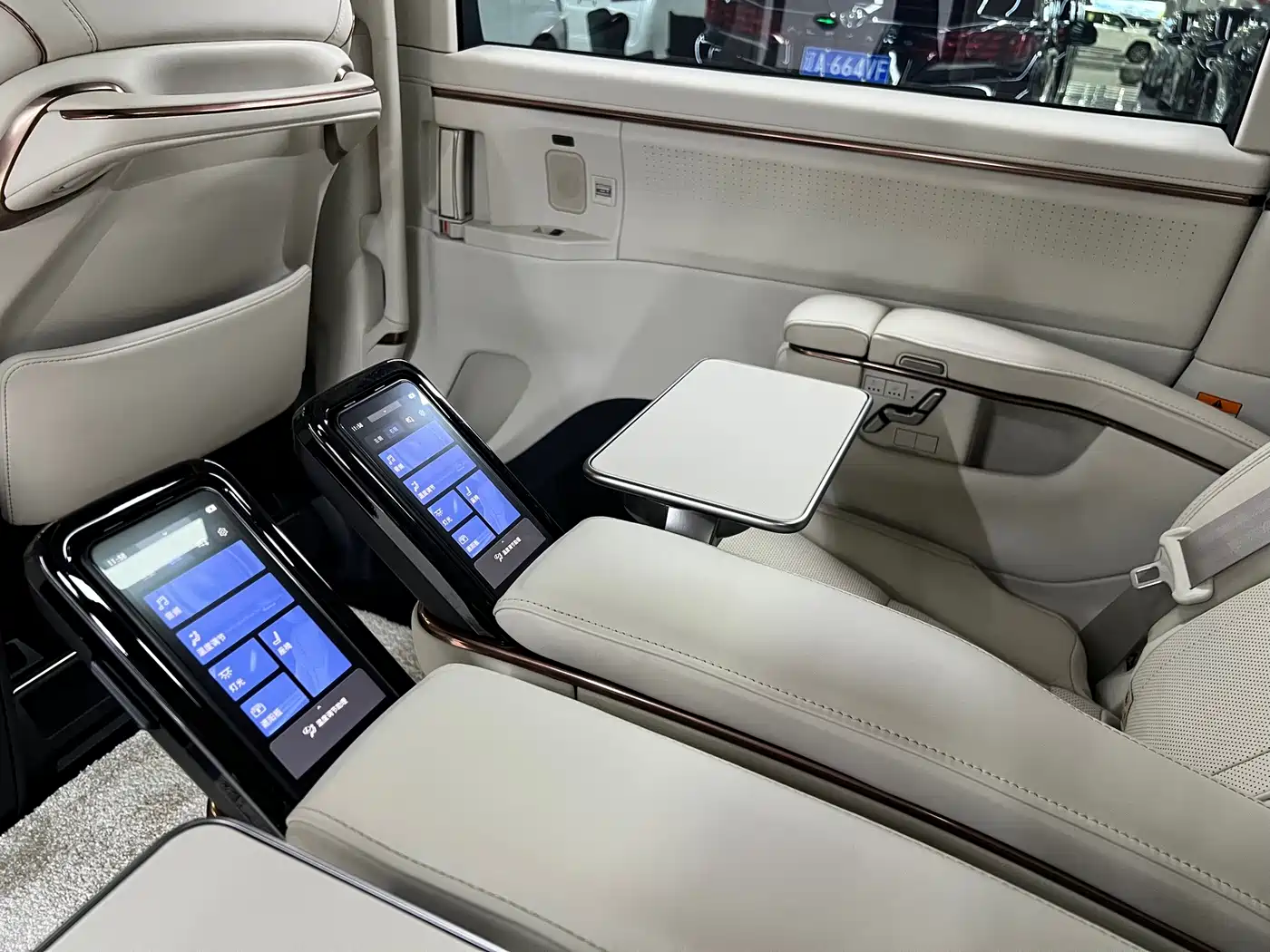 Lexus LM 2025 2025 Model 500h Six-Seater Prestige Edition
