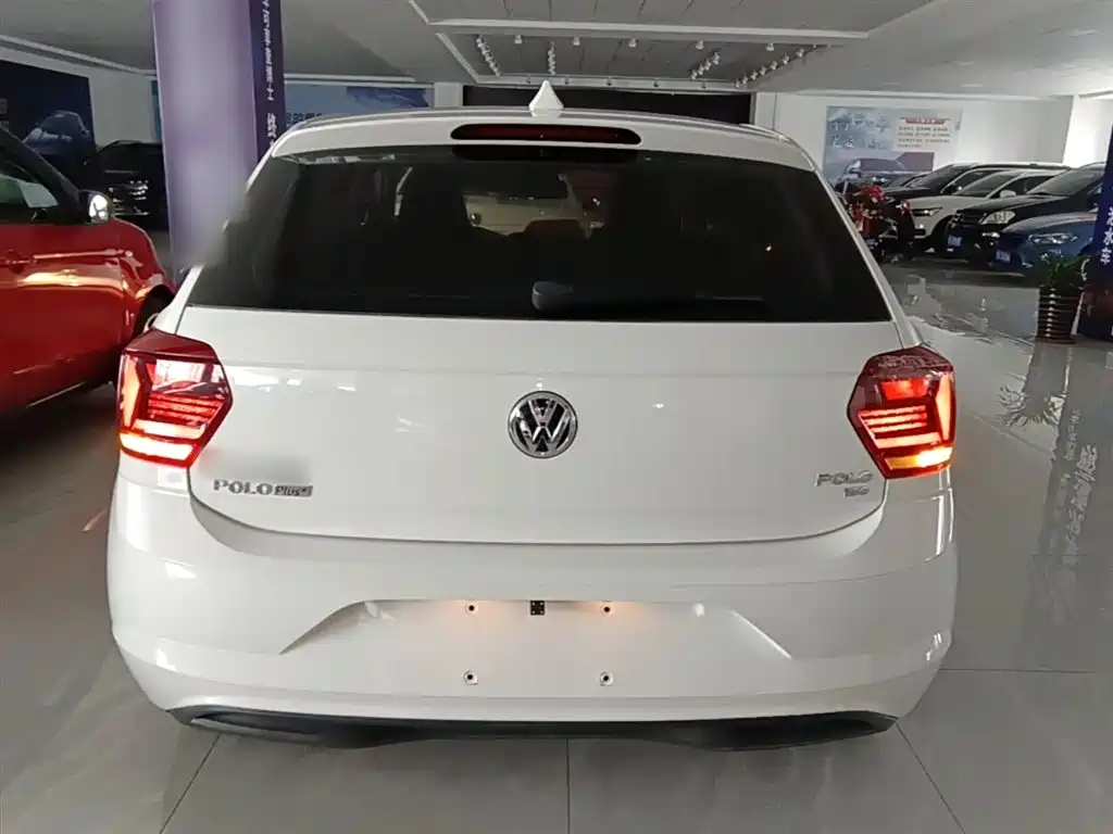 Volkswagen Polo 2019 Plus 1.5L Automatic Panorama Enjoyment Edition фото 6