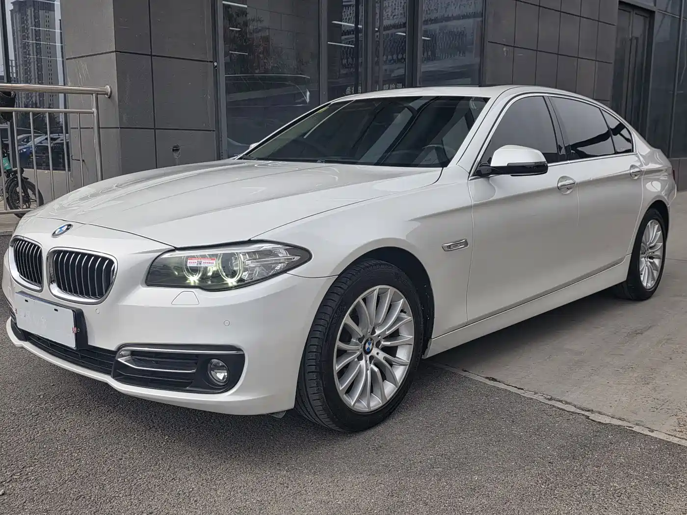 BMW 5 Series 2014 525Li Luxury Design Package