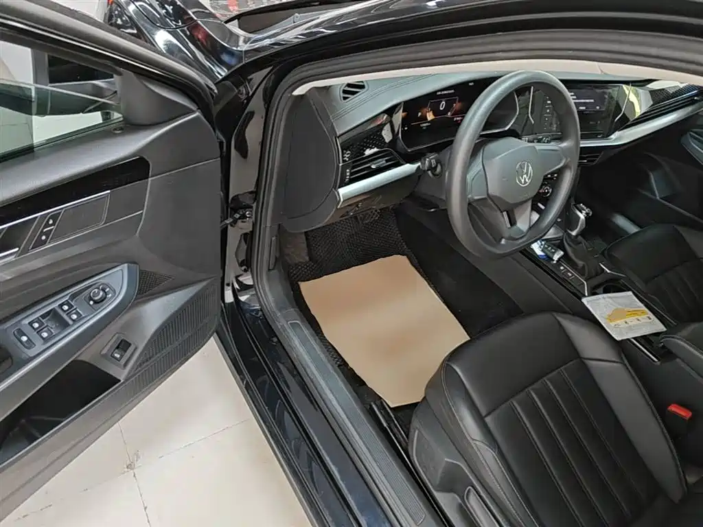 Volkswagen Passat 2023 280TSI Business Edition фото 16