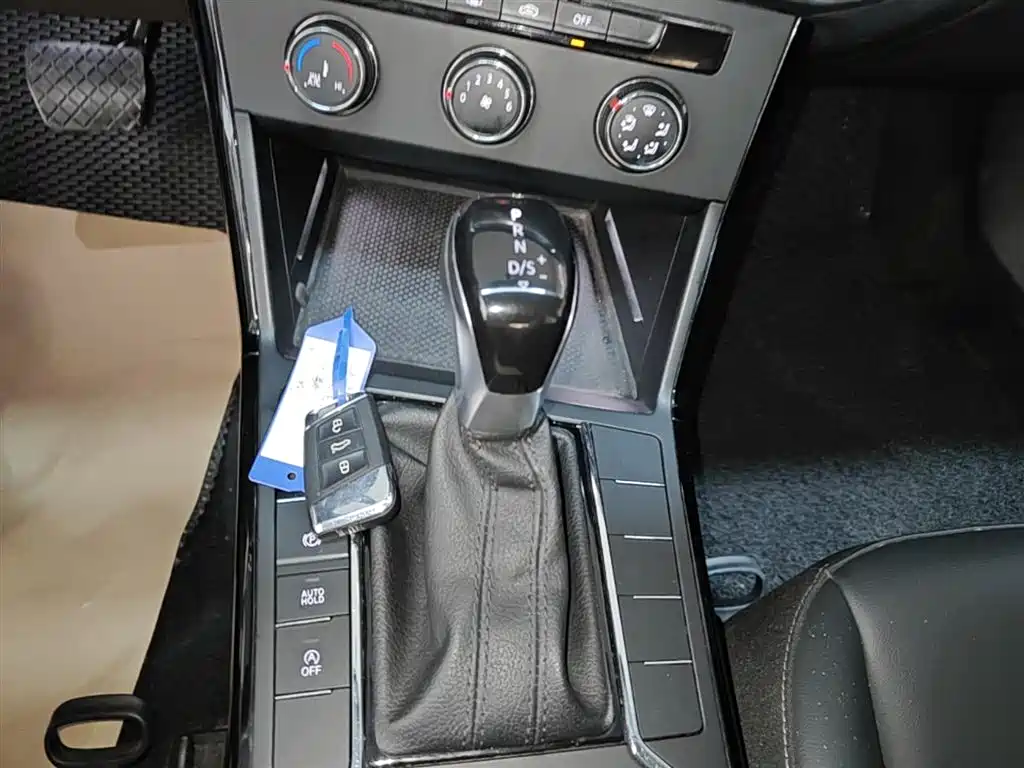 Volkswagen Passat 2023 280TSI Business Edition фото 14