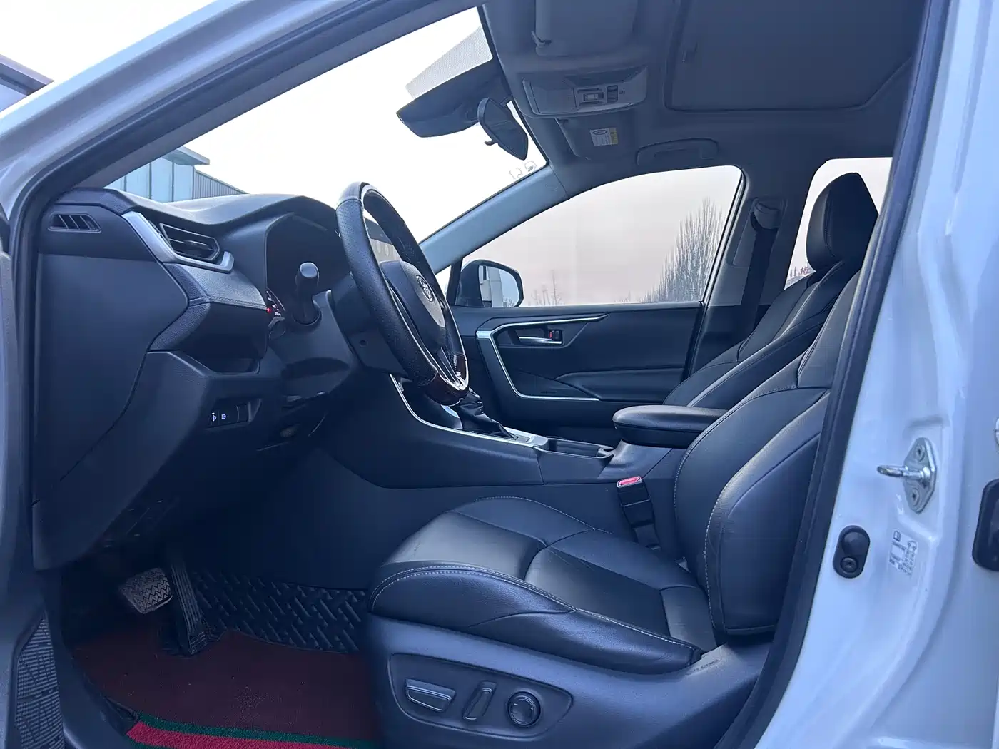 Toyota Wildlander 2021 2.0L CVT 2WD Luxury Edition фото 7