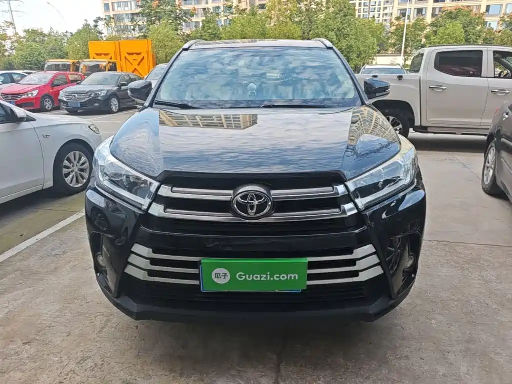 Photo 3 - Toyota Highlander