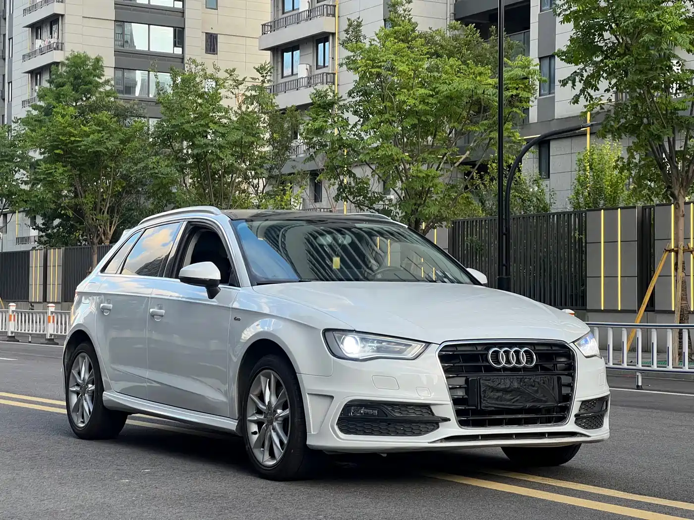 Audi A3 (Import) 2014 2014 Limousine 40 TFSI S line Comfort