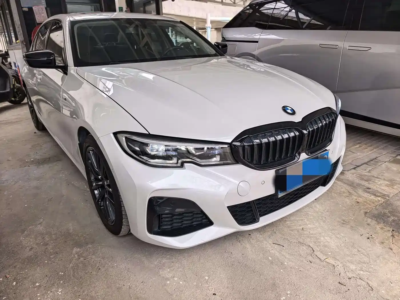 BMW 3 Series 2022 325Li M Sport Shadow Edition фото 3