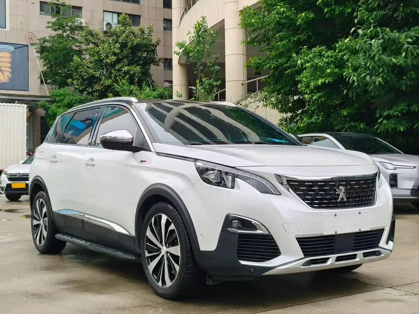Peugeot 5008 2017 380THP 7-Seater Luxury GT Edition фото 3
