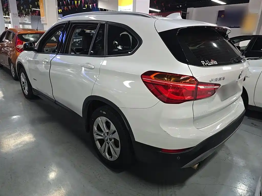 BMW X1 2016 sDrive18Li Premium Model фото 5