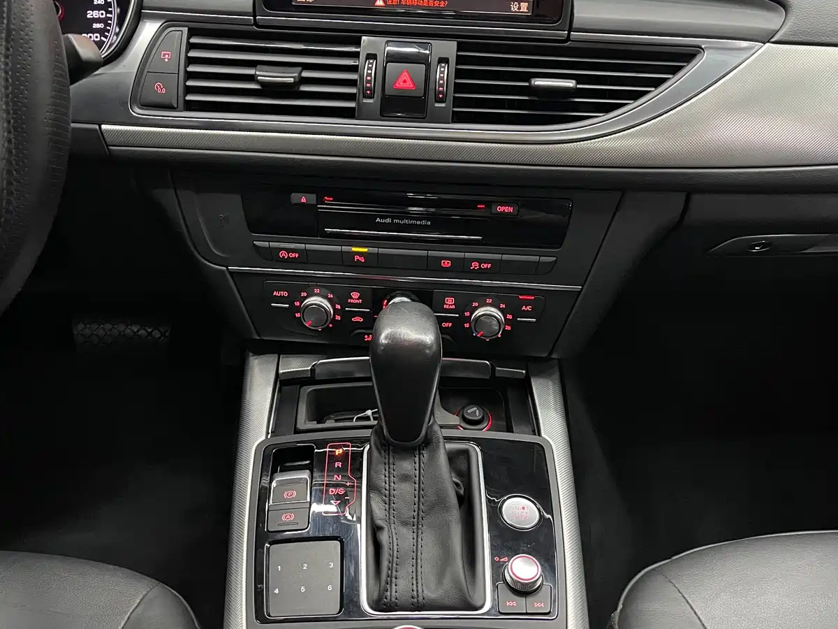 Audi A6L 2018 30th Anniversary 35 TFSI Fashion фото 6
