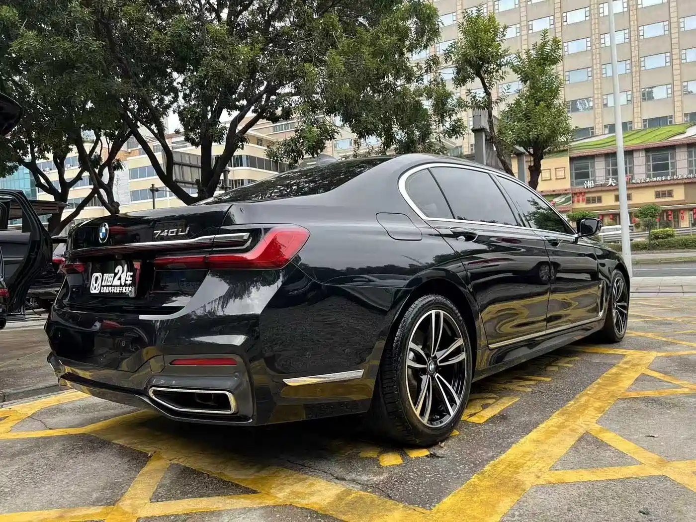 BMW 7 Series 2021 Model 730Li M Sport Package фото 4