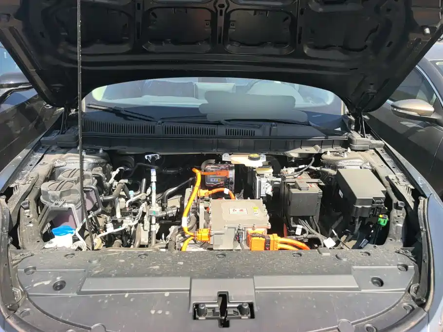 Hongqi E-QM5 2026 2025 610km PLUS