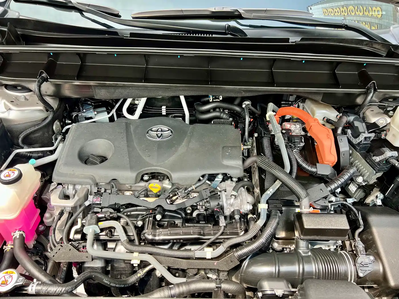 Toyota Highlander 2022 Dual Engine 2.5L 4WD Supreme Edition 7-Seater фото 35