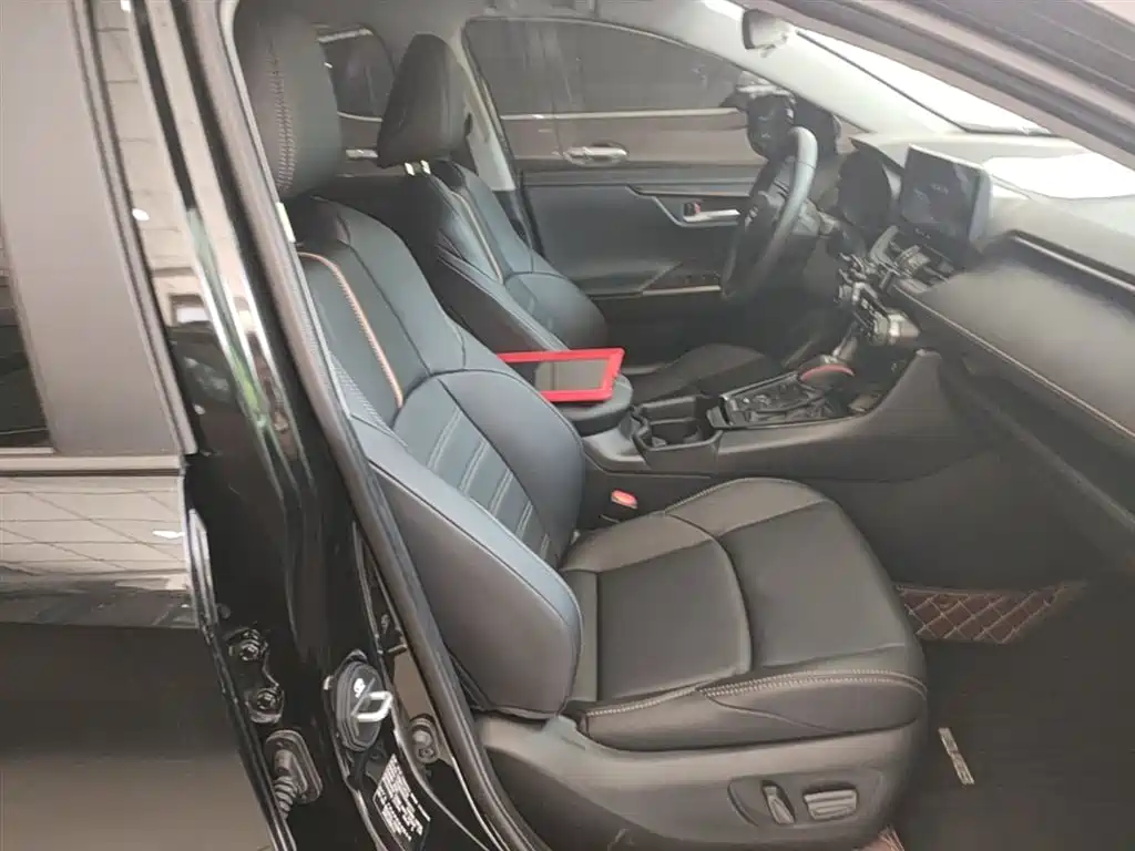 Toyota Wildlander 2024 2.0L CVT 2WD Luxury PLUS Edition фото 25