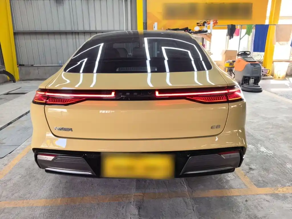 Фото 6 - Geely Galaxy Galaxy E8