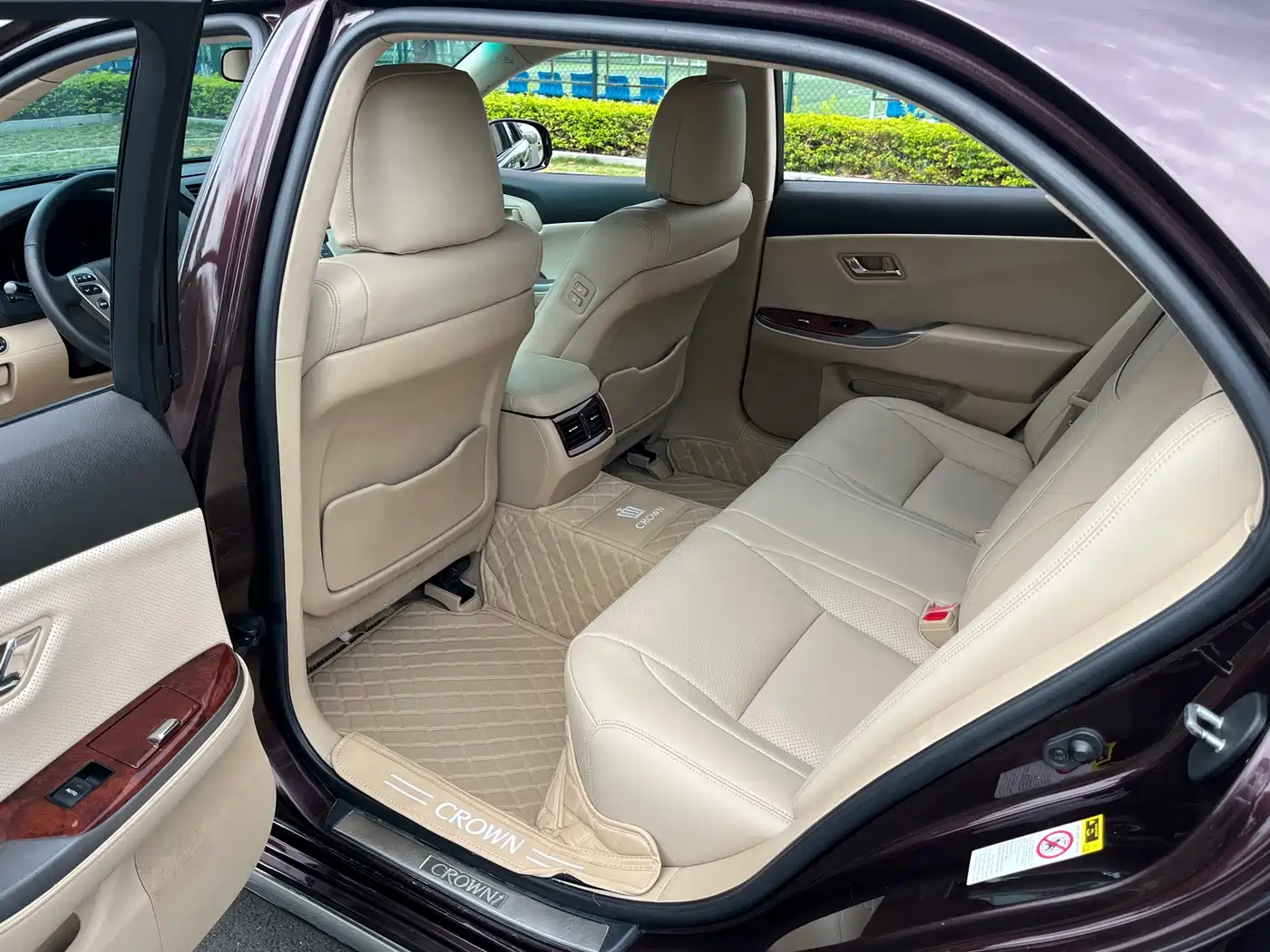 Toyota Crown 2012 2.5L Royal Leather Edition фото 9