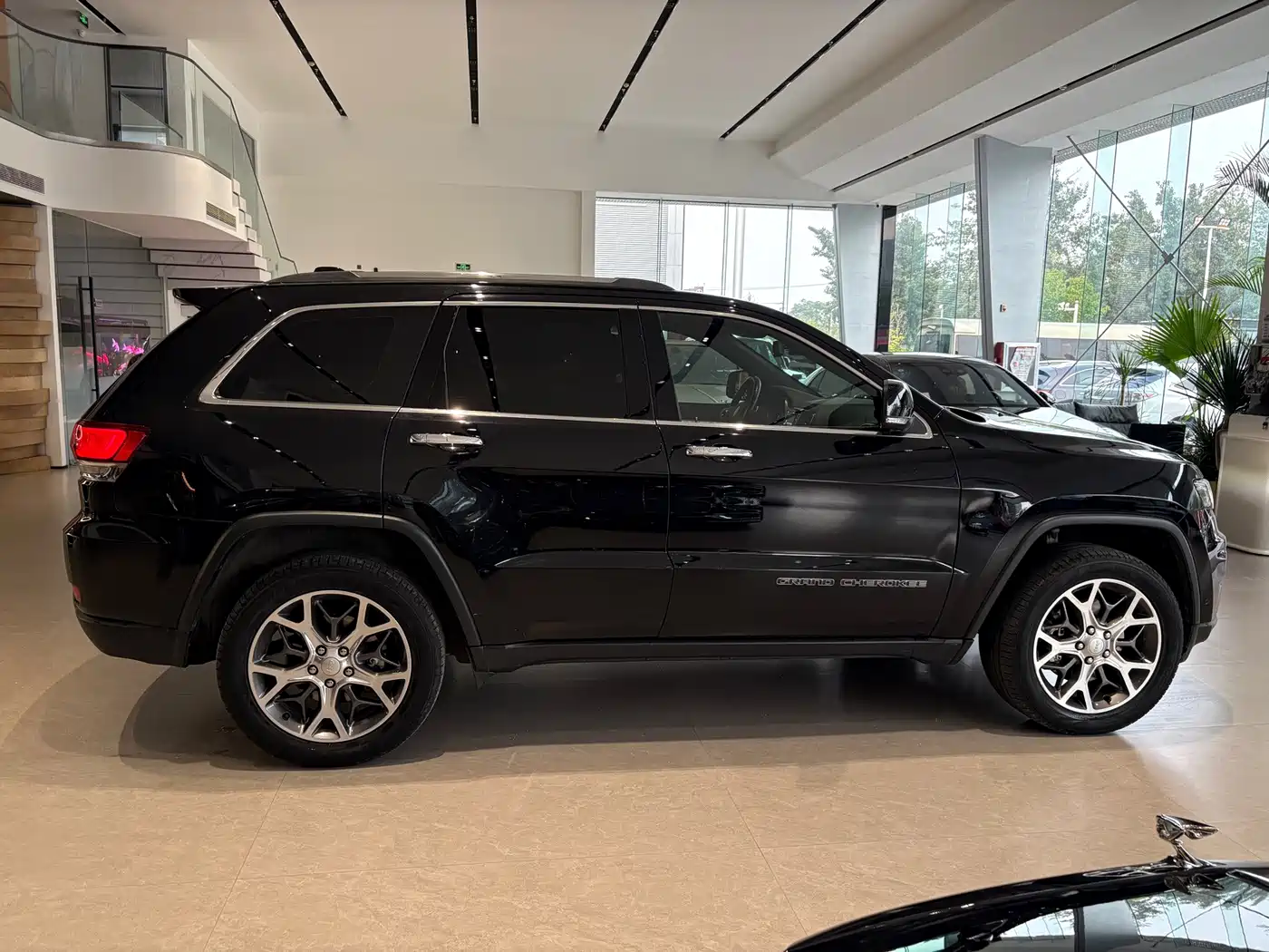 Jeep Grand Cherokee (Import) 2020 2020 3.0L Elite Navigation Edition