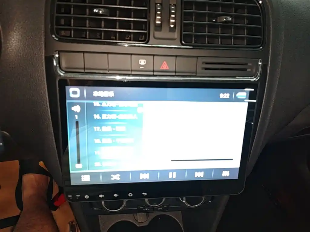 Volkswagen Polo 2016 1.4L Automatic Trend фото 13