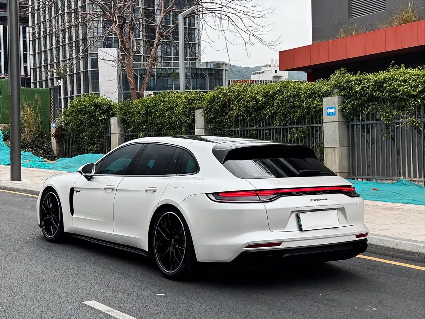 Porsche Panamera New Energy 2022 Panamera 4 E-Hybrid Sport Turismo 2.9T фото 12