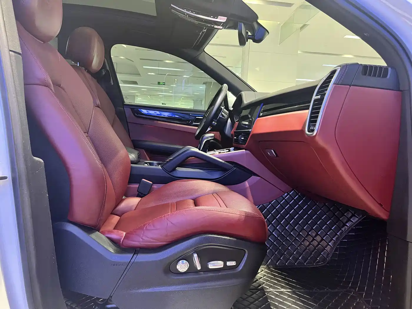 Фото 5 - Porsche Cayenne