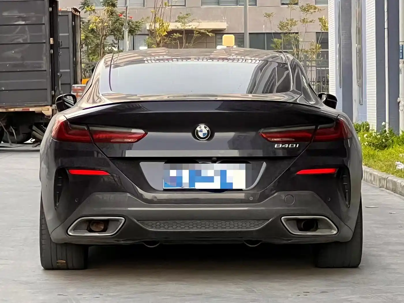 BMW 8 SERIES