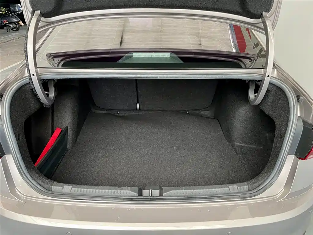 Volkswagen Bora 2019 Facelift 1.5L Automatic Comfort China VI фото 16
