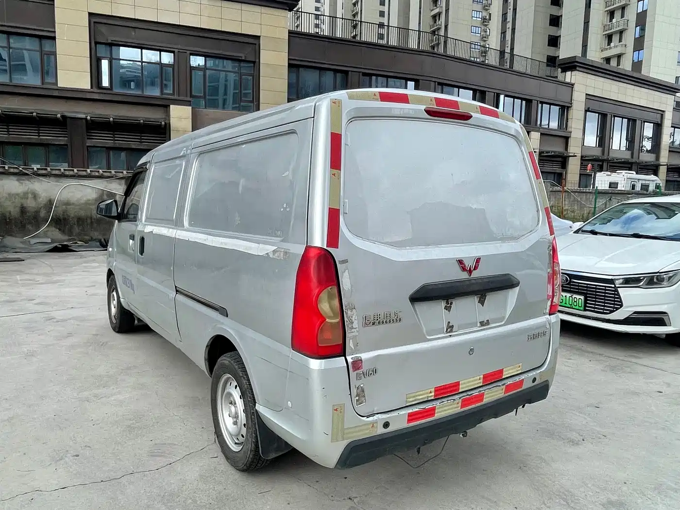 Wuling Motors Wuling EV50 2022 2021 Van Logistics Vehicle with Lishen 41.6kWh Tongyu Electronic Control