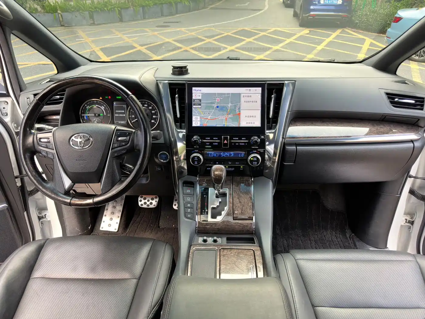 Photo 8 - Toyota Vellfire