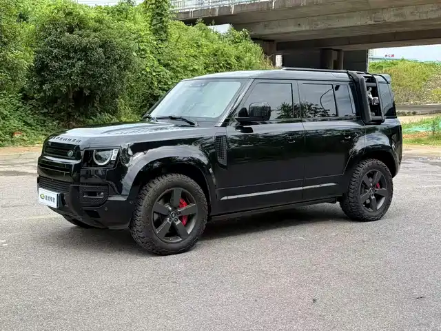 Land Rover Defender 2024