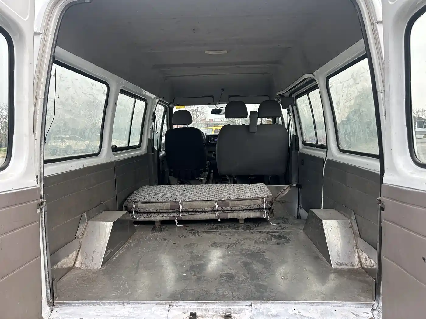 Ford Classic Transit 2015 2015 2.8T Diesel Short Wheelbase 6-Seater Mid-Roof MPV JX493ZLQ4