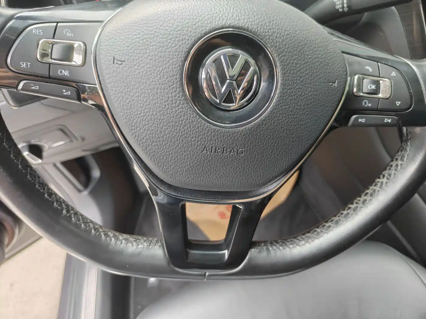 Volkswagen Phideon 2018 Facelift 380TSI FWD Business фото 9