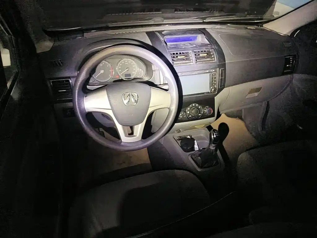 BAIC Weiwang M20 2015 2014 1.5L Utility BJ415A