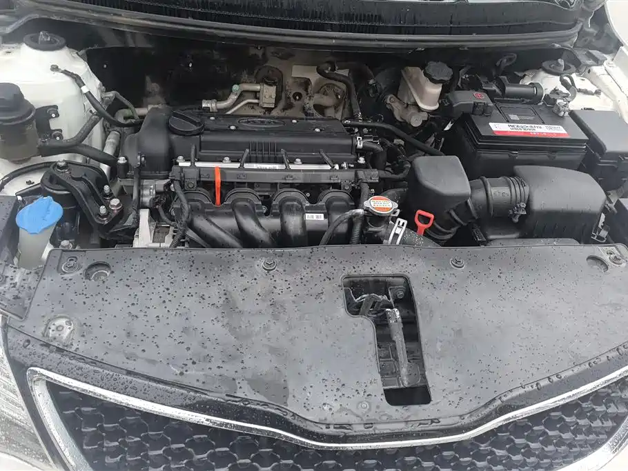 Kia K2 2015 Hatchback 1.4L AT GLS фото 10