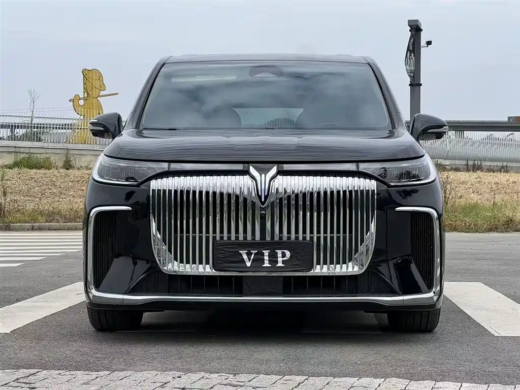 Voyah Auto Voyah Dreamer 2025 PHEV AWD Flagship Kunpeng Edition фото 2